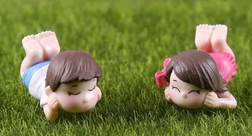 Lying on The Floor Romantic Couple Showpiece Resin Toy Couple stuate Stool Couple Ornaments Auto Interior Mini Garden Figurines Couple Statue Boy Ideal Gift for Friends